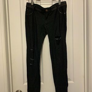 Romeo and Juliet Couture distressed, studded Jeggings size Medium